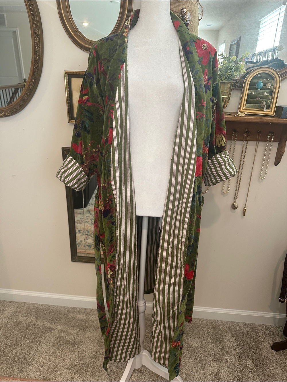 Velvet Bird Print Robe - Picture 3 of 6